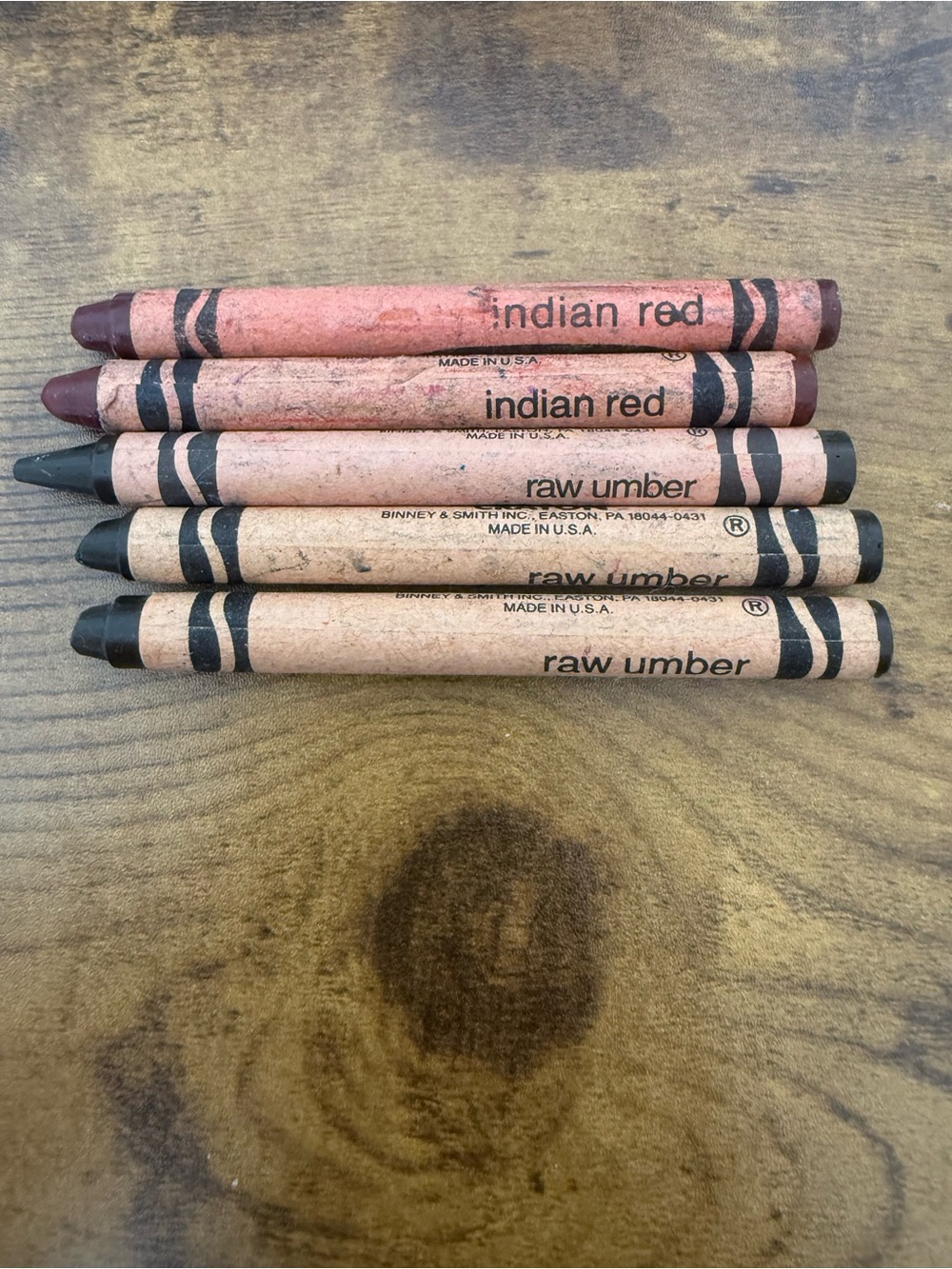 Set of vintage / collectible / discontinued Crayola crayons - browns
